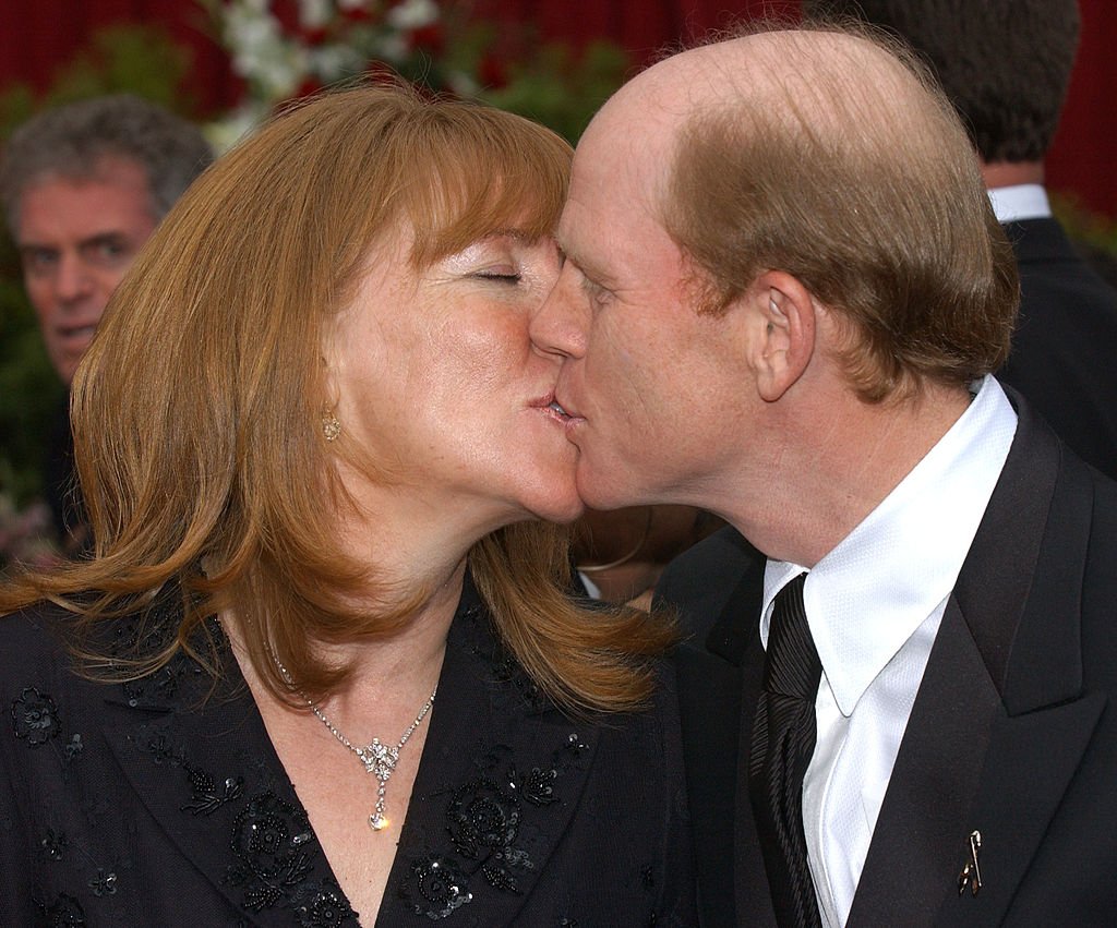Ron Howards and His Wife Cheryl kissing