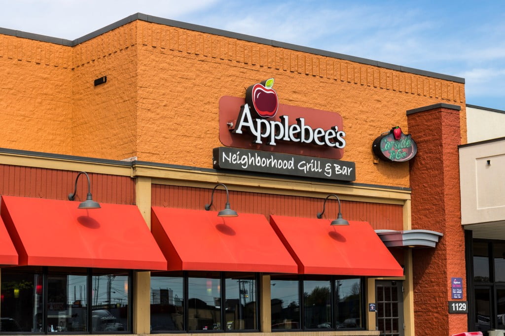 The incident occurred at an Applebee in New York.