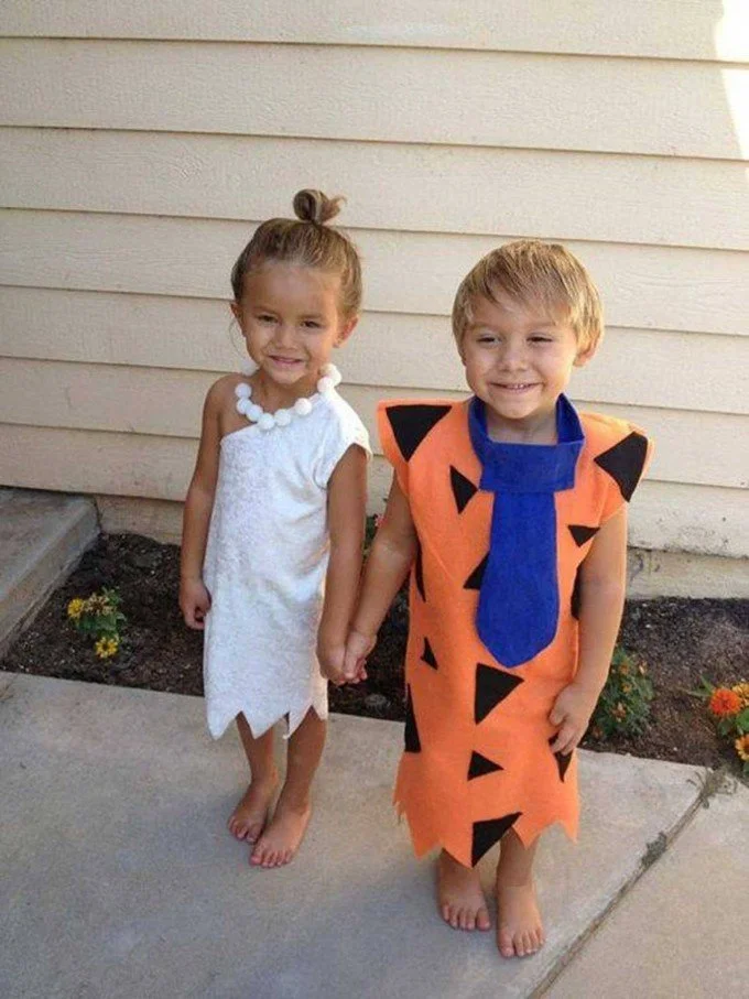 Fred & Wilma Costumes....these are the BEST Homemade Halloween Costume Ideas for Kids!