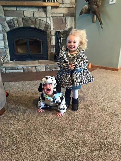 101 Dalmatian Costumes...these are the BEST DIY Homemade Halloween Costume Ideas for Kids!